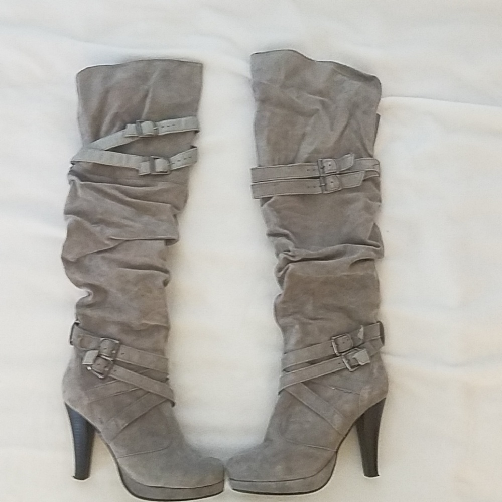 Two lips lush boots